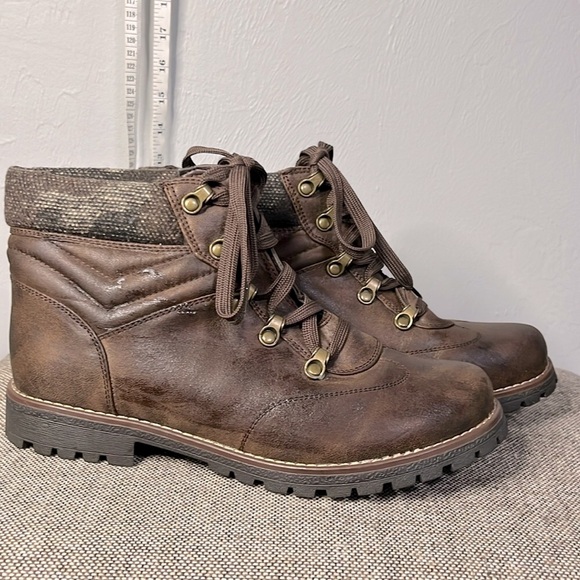 Sonoma Ankle Boots, size 10M. - Picture 3 of 15